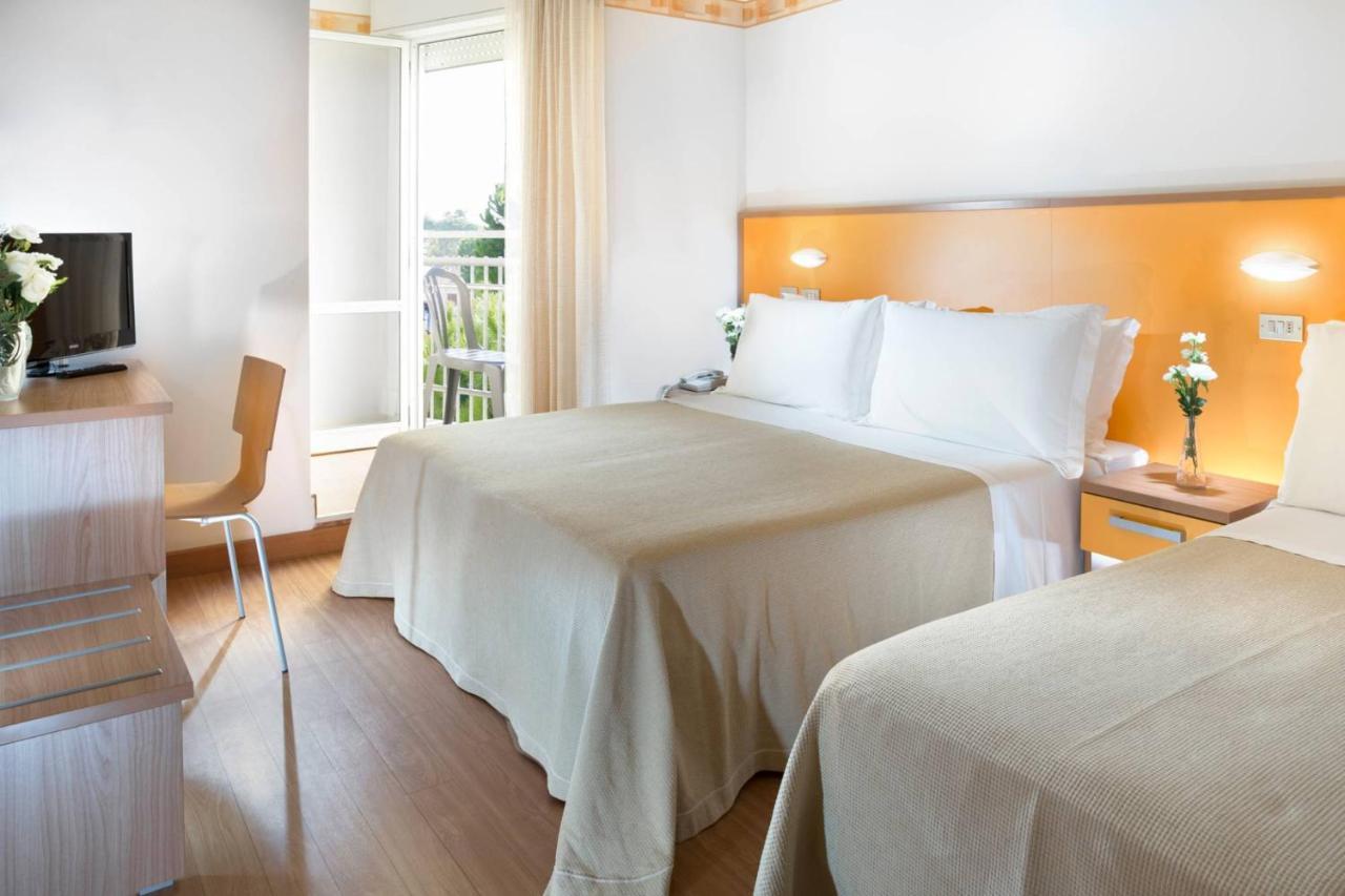 Hotel Sampaoli เบลลาเรีย-อีเจอา มารีนา ภายนอก รูปภาพ