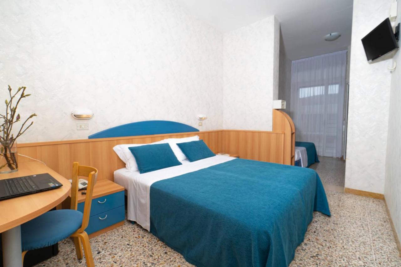 Hotel Sampaoli เบลลาเรีย-อีเจอา มารีนา ภายนอก รูปภาพ